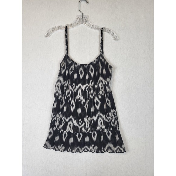 INC International Concepts Tops - INC INTERNATIONAL CONCEPTS BLACK & WHITE STRETCH‎ HALTER TOP SIZE MEDIUM